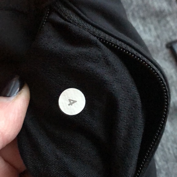 Lululemon cropped leggings - Picture 5 of 7